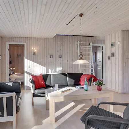 Mikko - 2-2km From The Sea By Interhome Hals