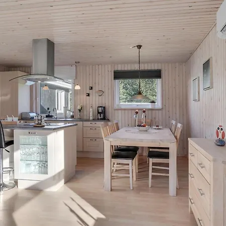 Mikko - 2-2km From The Sea By Interhome Hals